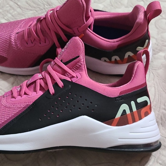 New Nike Air Max Bella TR 3 Sneaker - Picture 5 of 16